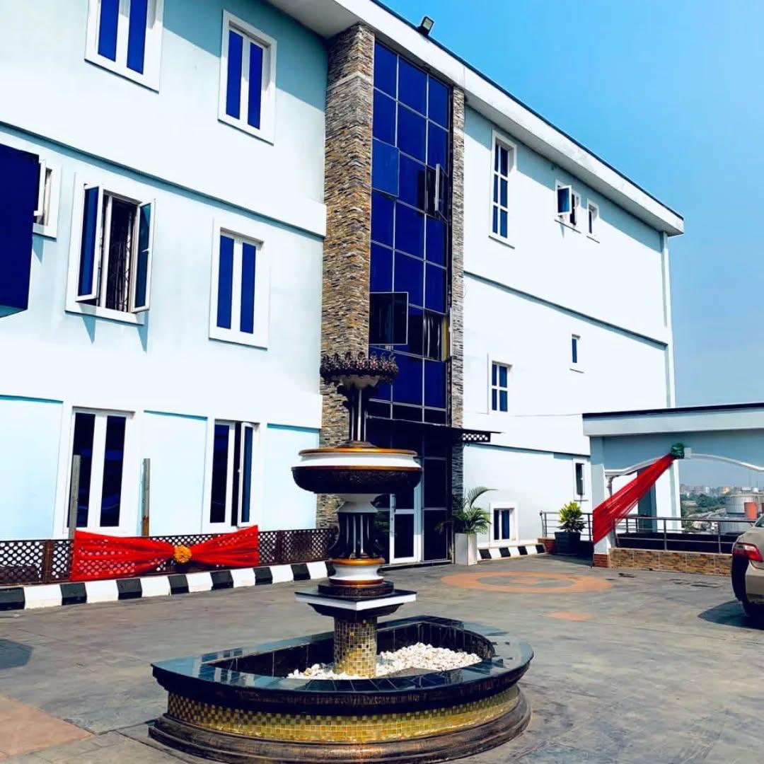 Portview Hotel and Suites